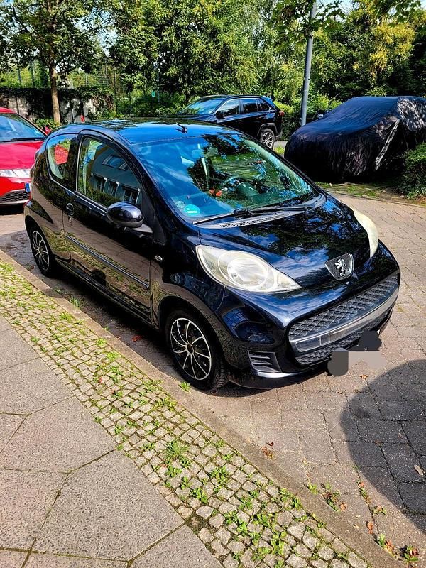 Schwarz Gebraucht 2010 Peugeot 107 Kleinwagen | 2.000 € (Fairer Preis) - Bild 1/4