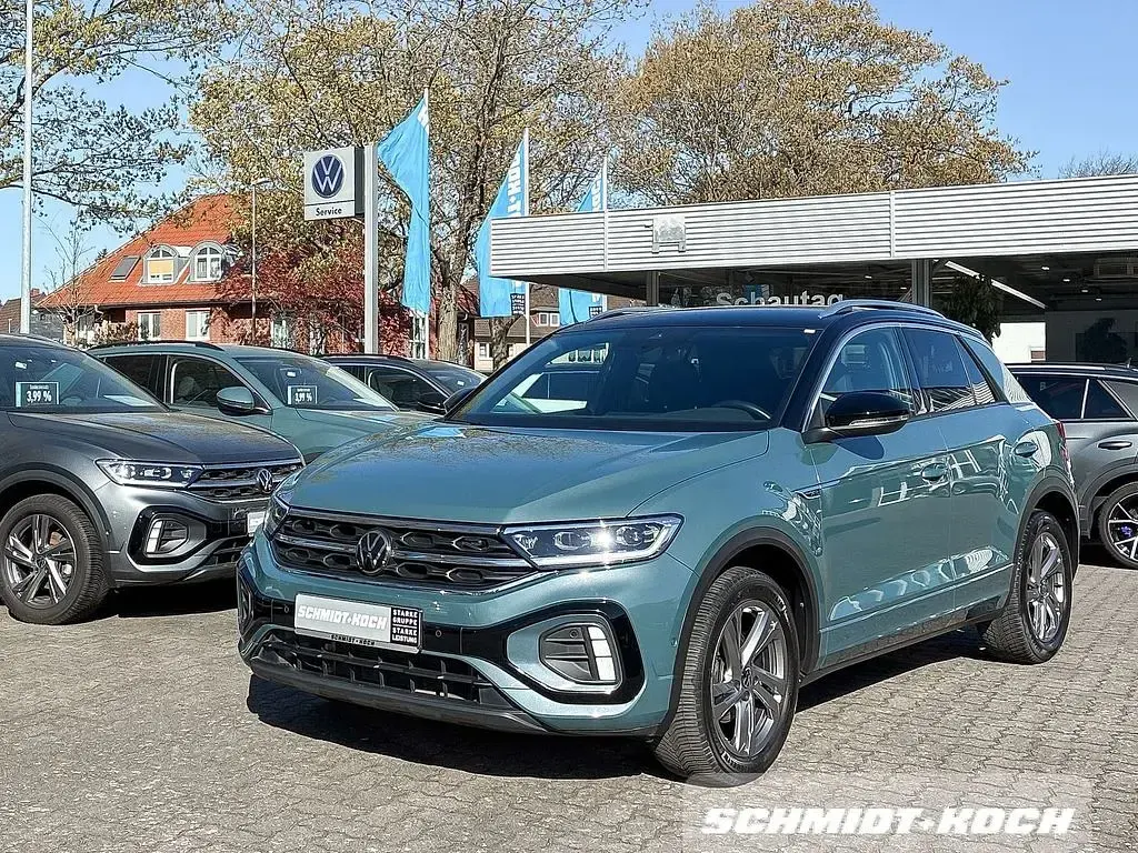 Second-hand VW T-Roc R-line 110 CP (80 kW) 2023 Albastru SUV