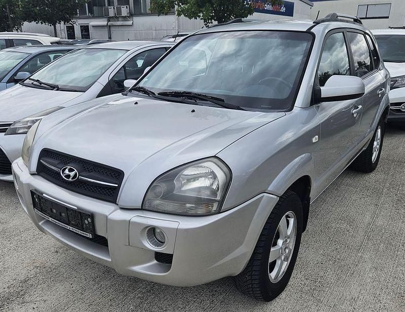Silber Gebraucht 2008 Hyundai Tucson GLS SUV | 7.470 € (Etwas zu teuer) - Bild 1/4