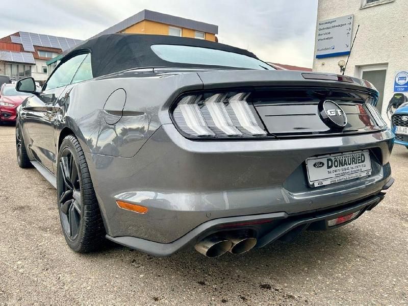 Gebraucht Ford Mustang GT Convertible 449 PS (330 kW) 2021 Carbonized gray/asher gray Cabrio
