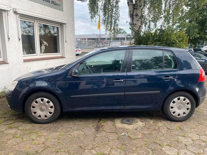 Blau Gebraucht 2005 VW Golf V Kleinwagen | 2.400 € (Guter Preis) - Bild 1/4