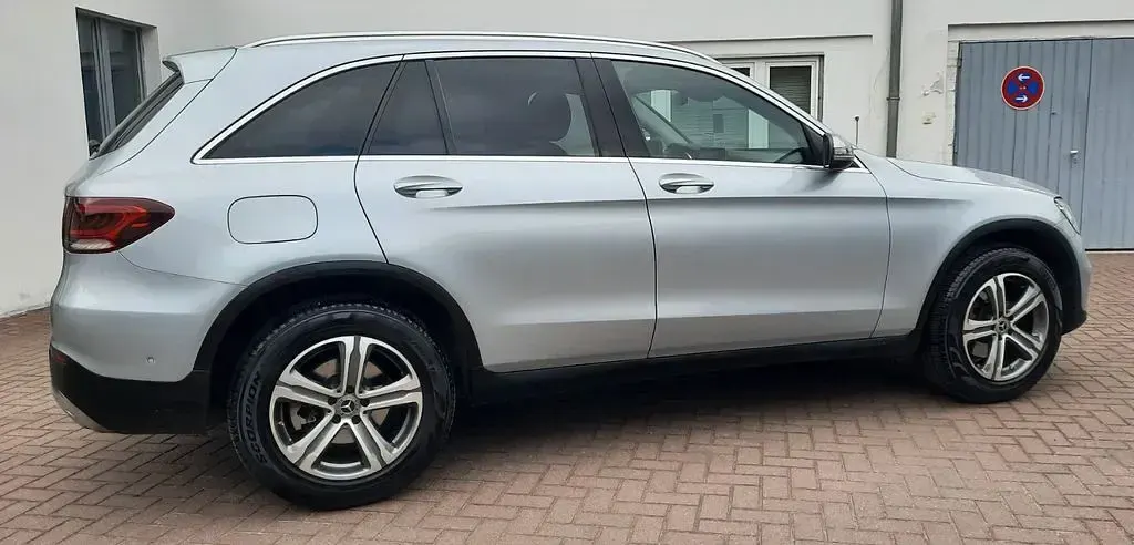 Gebraucht Mercedes GLC220 194 PS (142 kW) 2021 Silber SUV