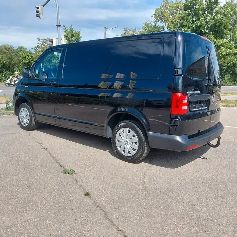 Gebraucht VW T6 Basis 140 PS (102 kW) 2016 Schwarz Van