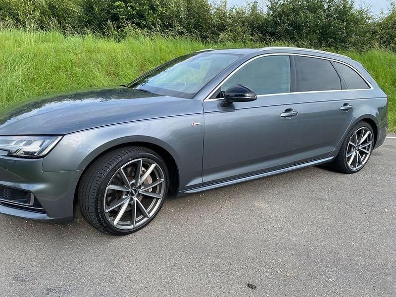 Grau Gebraucht 2016 Audi A4 Design Kombi | 14.999 € (Etwas zu teuer) - Bild 1/4