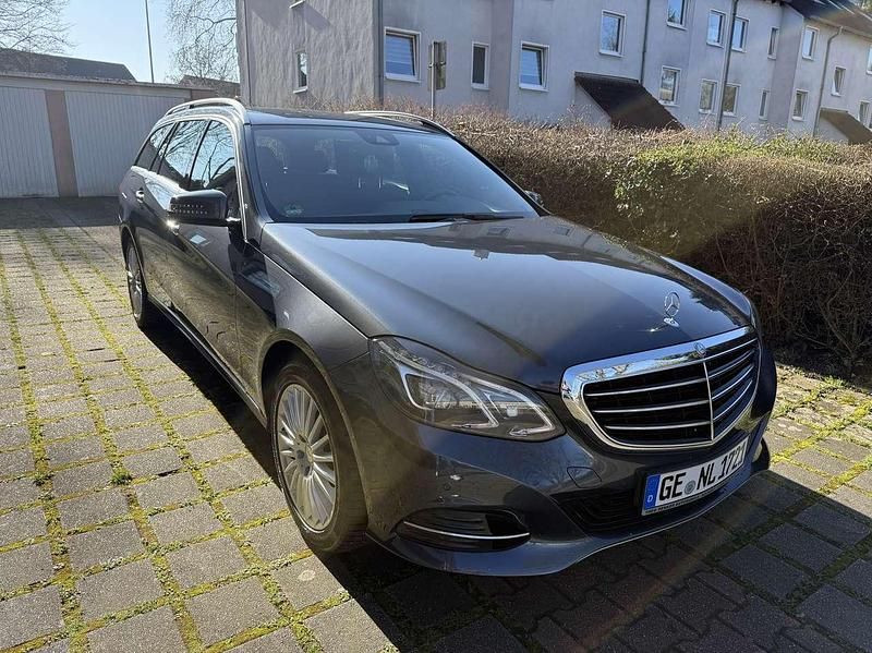 Gebraucht Mercedes E200 Elegance 136 PS (100 kW) 2016 Grau Kombi
