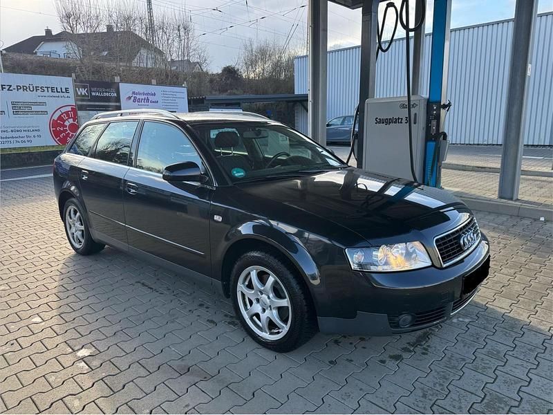 Gebraucht Audi A4 131 PS (96 kW) 2002 Blau Kombi
