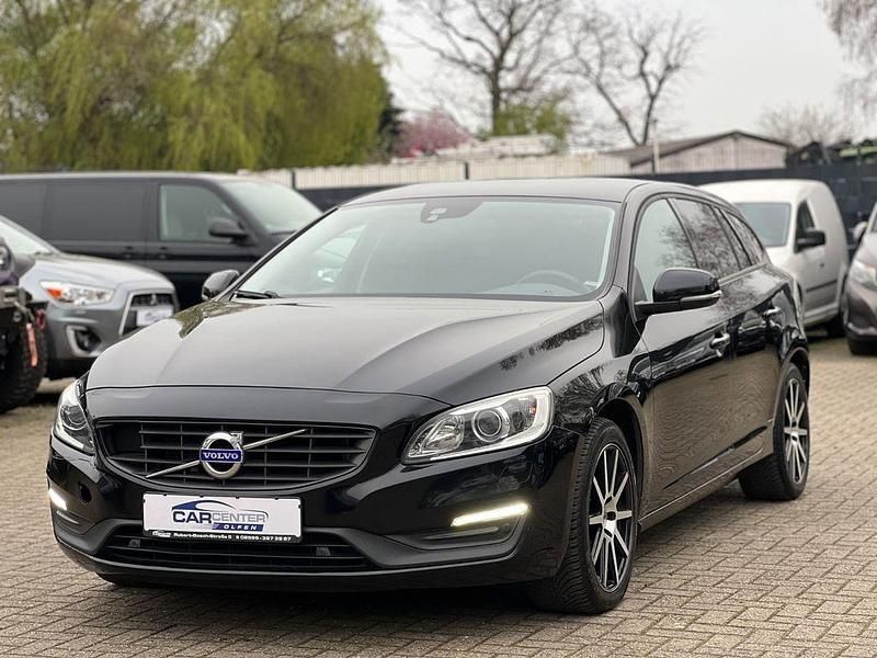 Gebraucht Volvo V60 Business Edition 150 PS (110 kW) 2016 Schwarz Kombi