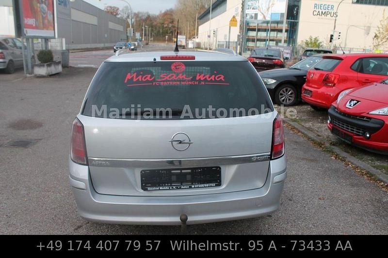 Gebraucht Opel Astra Edition 110 PS (80 kW) 2010 Silber Limousine