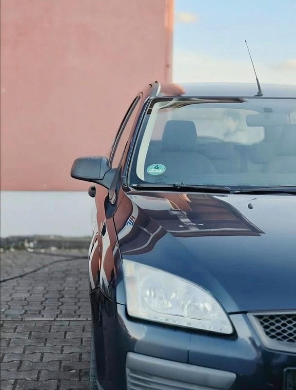 Gebraucht Ford Focus 100 PS (73 kW) 2006 Blau Kombi