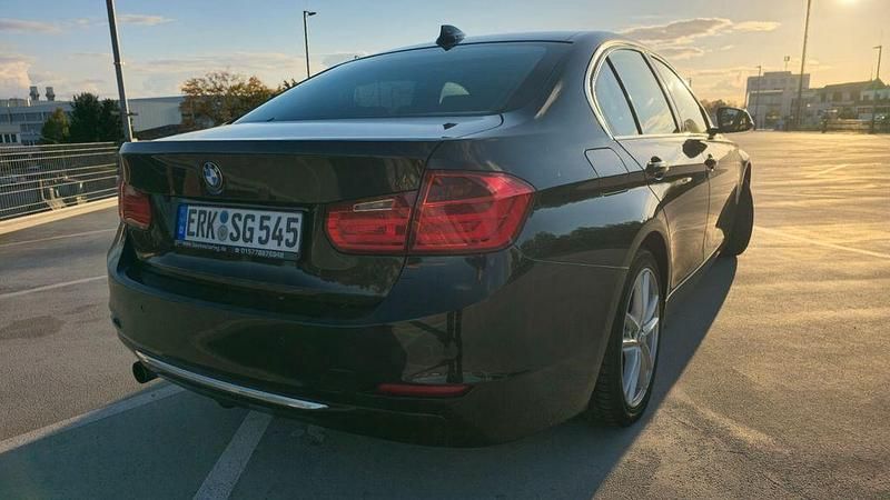Gebraucht BMW 320 Luxury Line 184 PS (135 kW) 2013 Schwarz Limousine