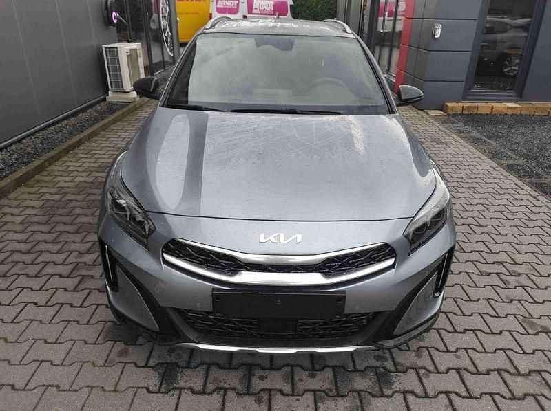 Neu Kia XCeed 179 PS (131 kW) 2025 Lunar silber SUV