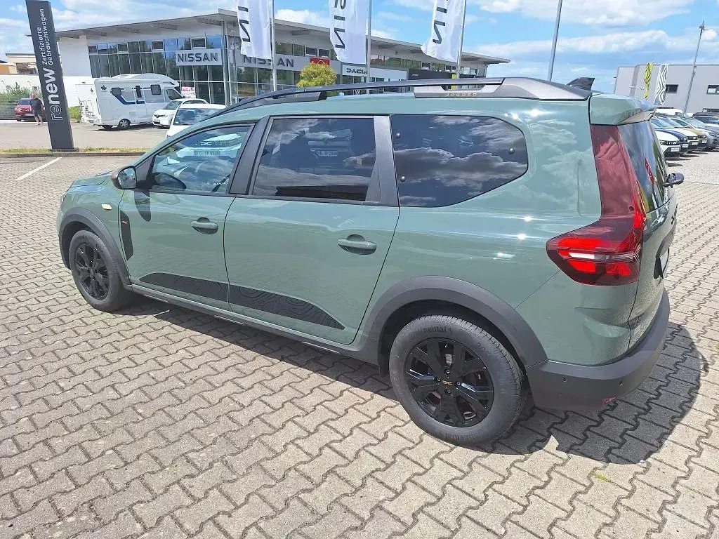 Gebraucht Dacia Jogger Extreme 110 PS (80 kW) 2023 Safarigrüngrau metallic Van / Kleinbus