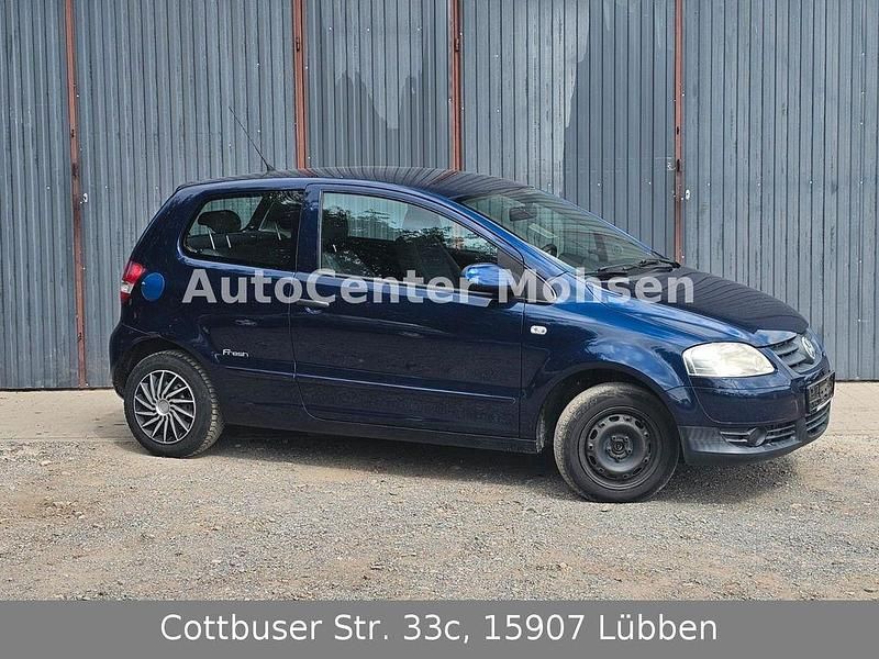 Gebraucht VW Fox 54 PS (39 kW) 2009 Blau Kleinwagen