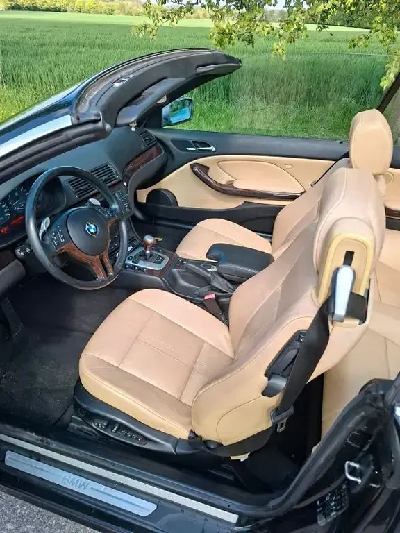 Gebraucht BMW 325 Cabriolet Sport Line 192 PS (141 kW) 2003 Schwarz Cabrio