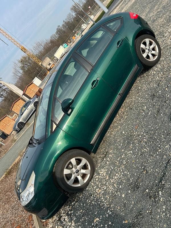 Gebraucht Citroën C4 110 PS (80 kW) 2009 Grün Limousine
