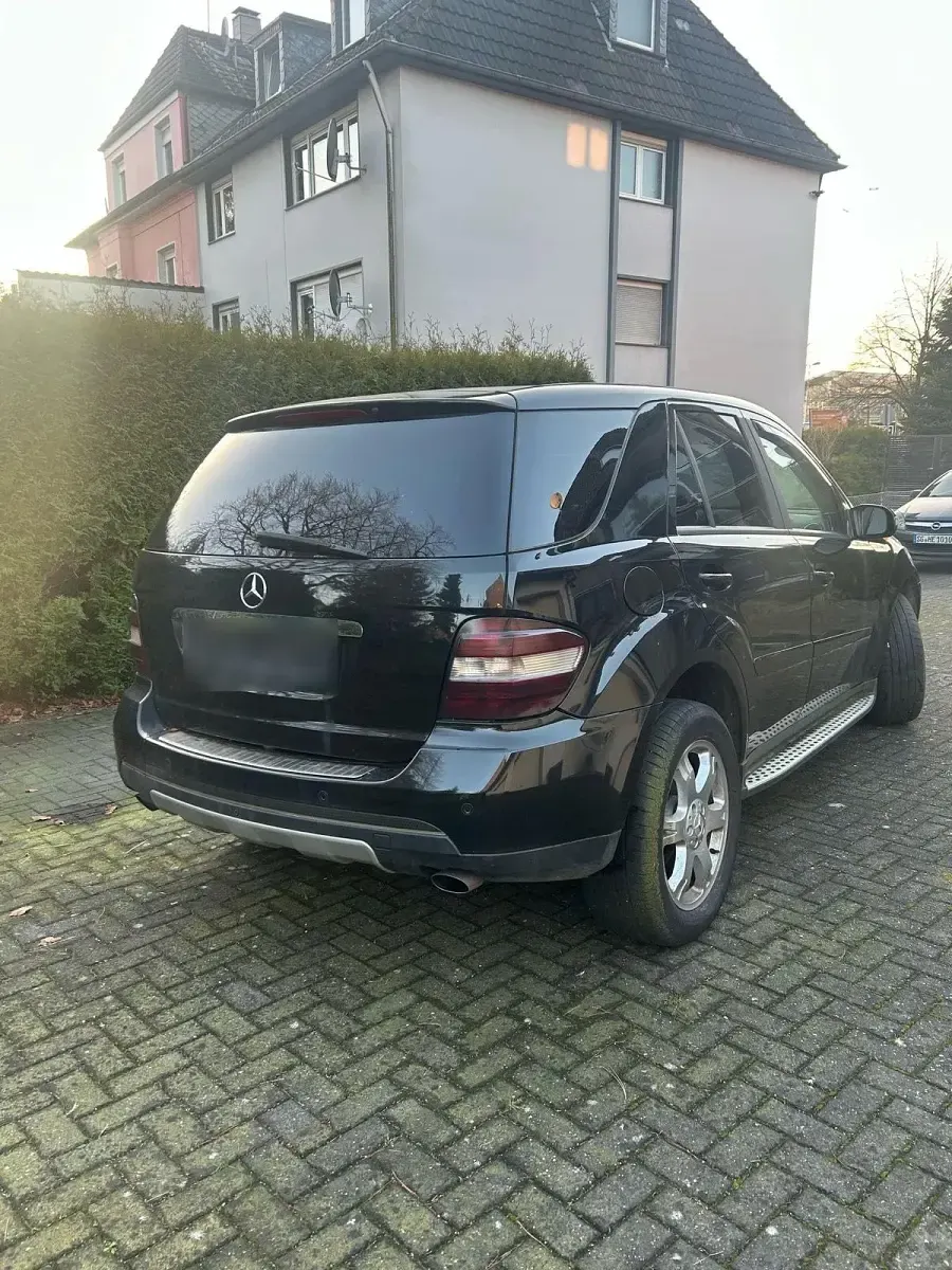 Gebraucht Mercedes ML320 224 PS (164 kW) 2005 Schwarz SUV