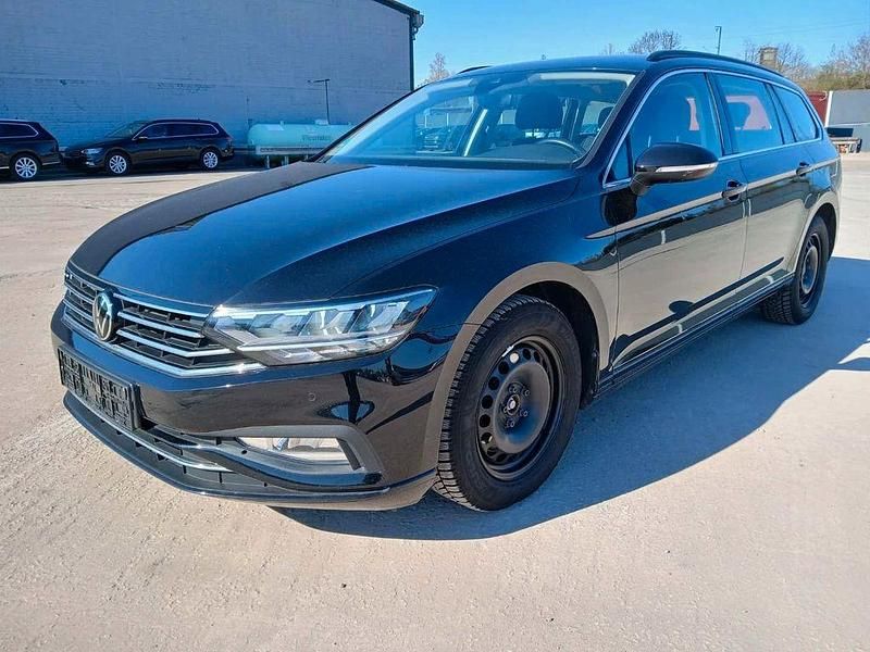 Gebraucht VW Passat 150 PS (110 kW) 2020 Schwarz Limousine