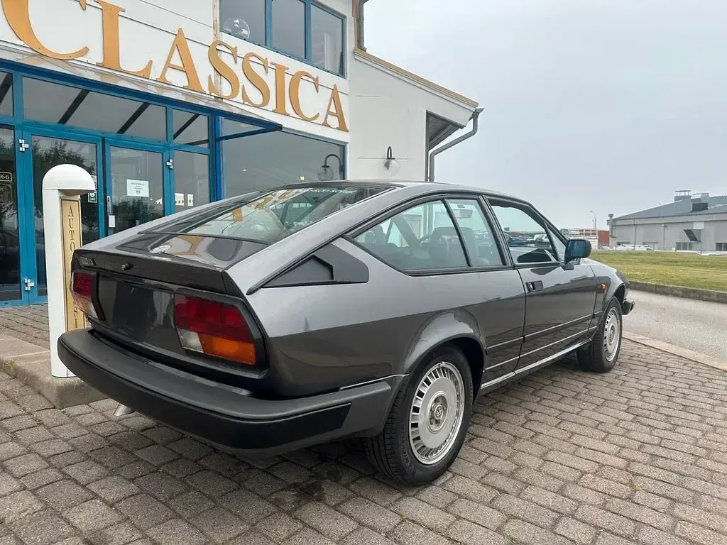Gebraucht Alfa Romeo GTV 158 PS (116 kW) 1985 Grau Coupé