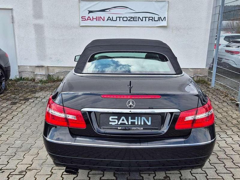 Gebraucht Mercedes E200 Avantgarde 184 PS (135 kW) 2011 Obsidianschwarz  metalliclack Cabrio
