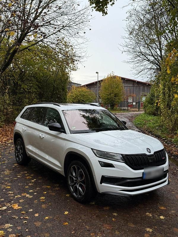 Weiß Gebraucht 2021 Skoda Kodiaq RS SUV | 27.500 € (Fairer Preis) - Bild 1/4
