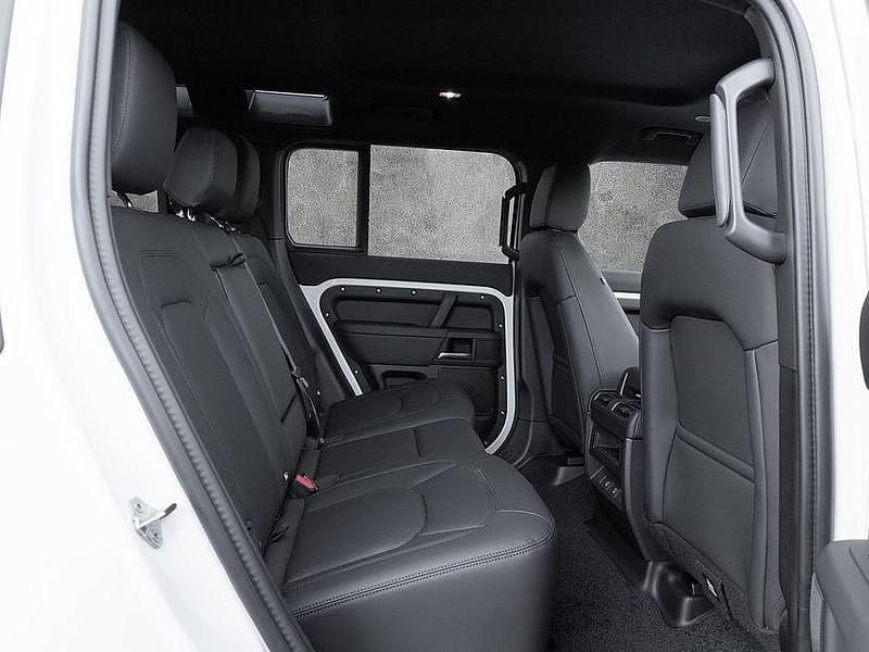 Gebraucht Land Rover Defender SE Dynamic 252 PS (185 kW) 2025 Fuji white SUV