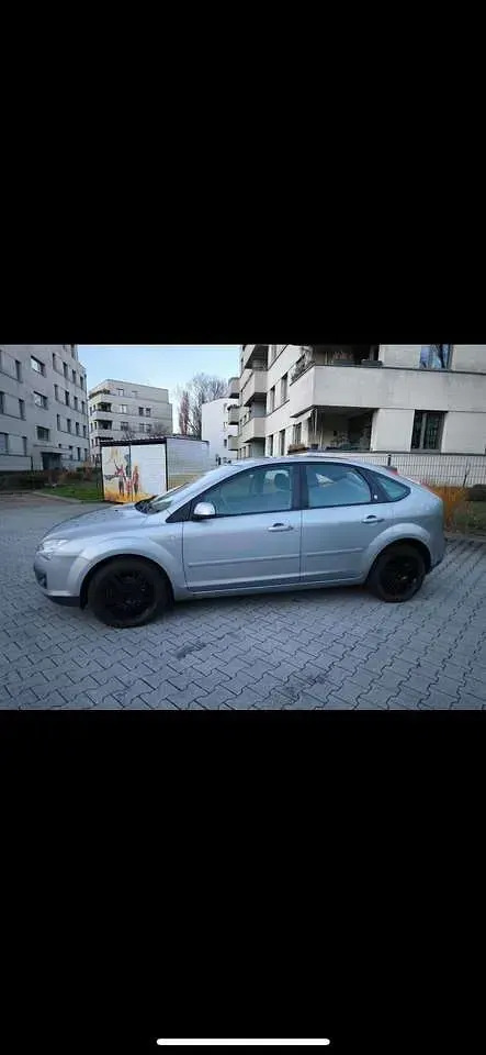 Gebraucht Ford Focus Ghia 101 PS (74 kW) 2005 Kombi