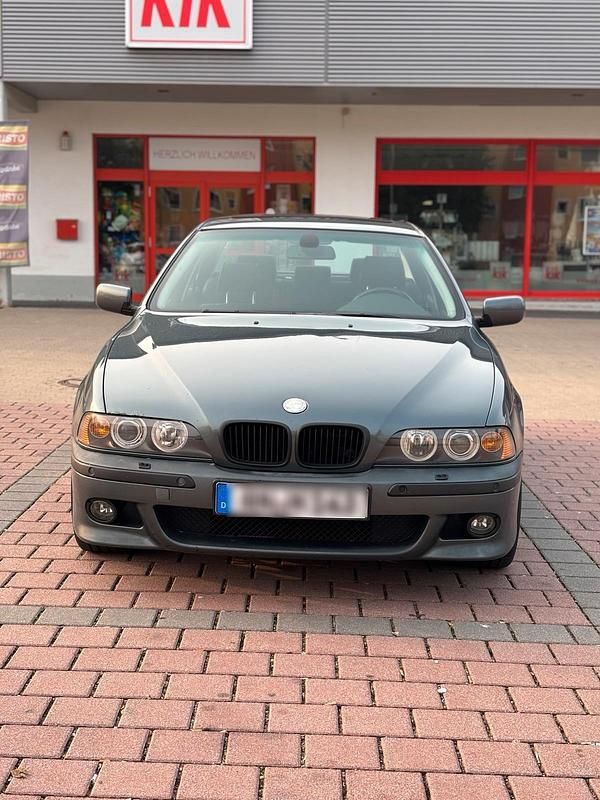 Grau Gebraucht 2002 BMW 520 Limousine | 3.000 € (Fairer Preis) - Bild 1/4