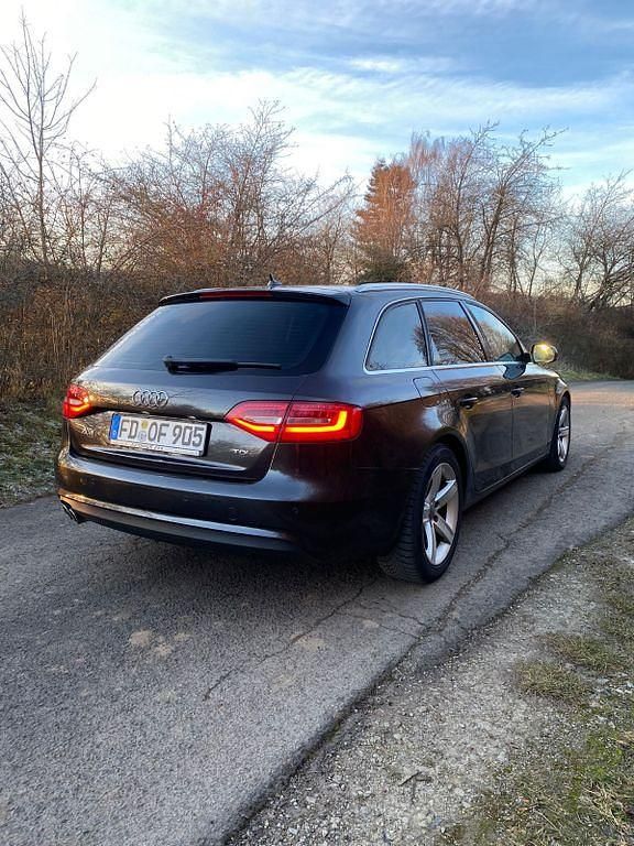 Gebraucht Audi A4 Ambition 150 PS (110 kW) 2014 Schwarz Kombi