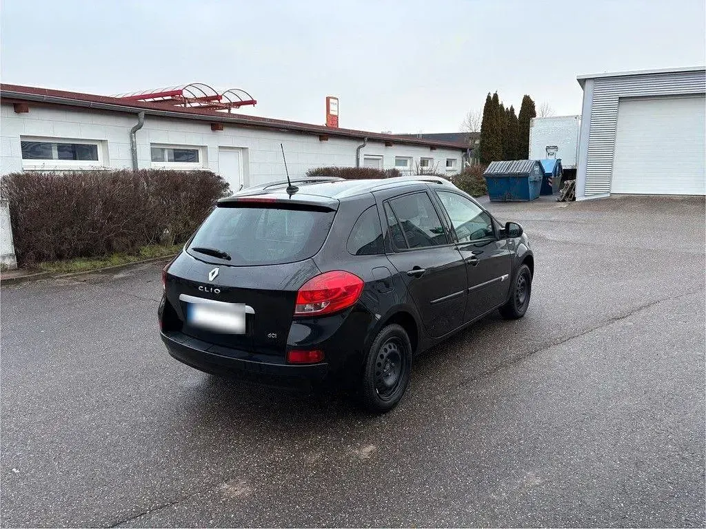 Gebraucht Renault Clio GrandTour Night&Day 106 PS (77 kW) 2012 Schwarz Kombi