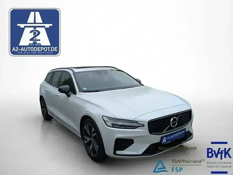 Gebraucht Volvo V60 R-Design 253 PS (186 kW) 2021 Weiß Kombi