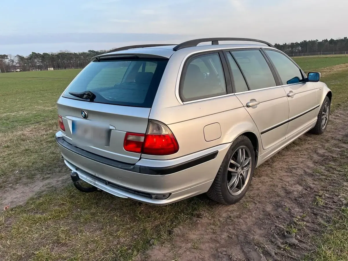 Gebraucht BMW 320 150 PS (110 kW) 2004 Silber Kombi