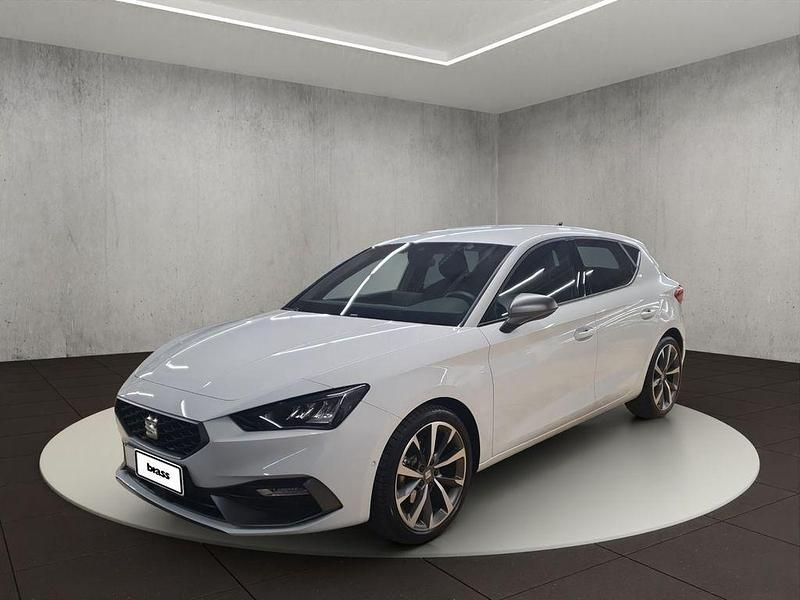 Glacial weiß metallic Gebraucht 2025 Seat Leon FR Limousine | 30.950 € (Etwas zu teuer) - Bild 1/4