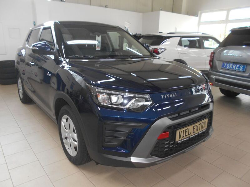 Blau Neu 2024 Ssangyong (KGM) Tivoli SUV | 19.540 € - Bild 1/4