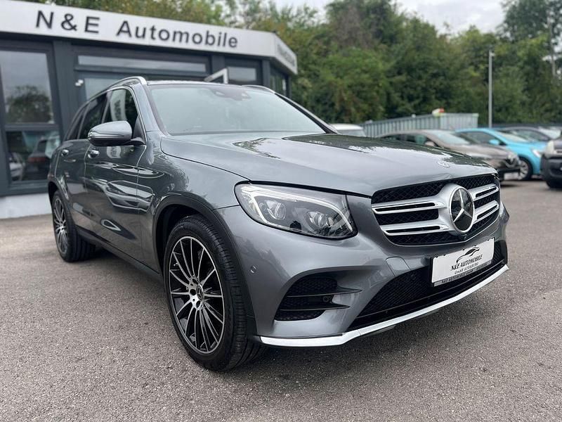 Grau Gebraucht 2019 Mercedes GLC350 AMG SUV | 32.990 € (Fairer Preis) - Bild 1/4