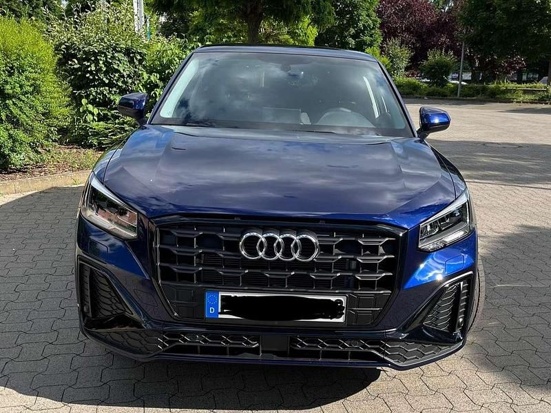 Blau Gebraucht 2023 Audi Q2 S-Line SUV | 29.900 € (Guter Preis) - Bild 1/4