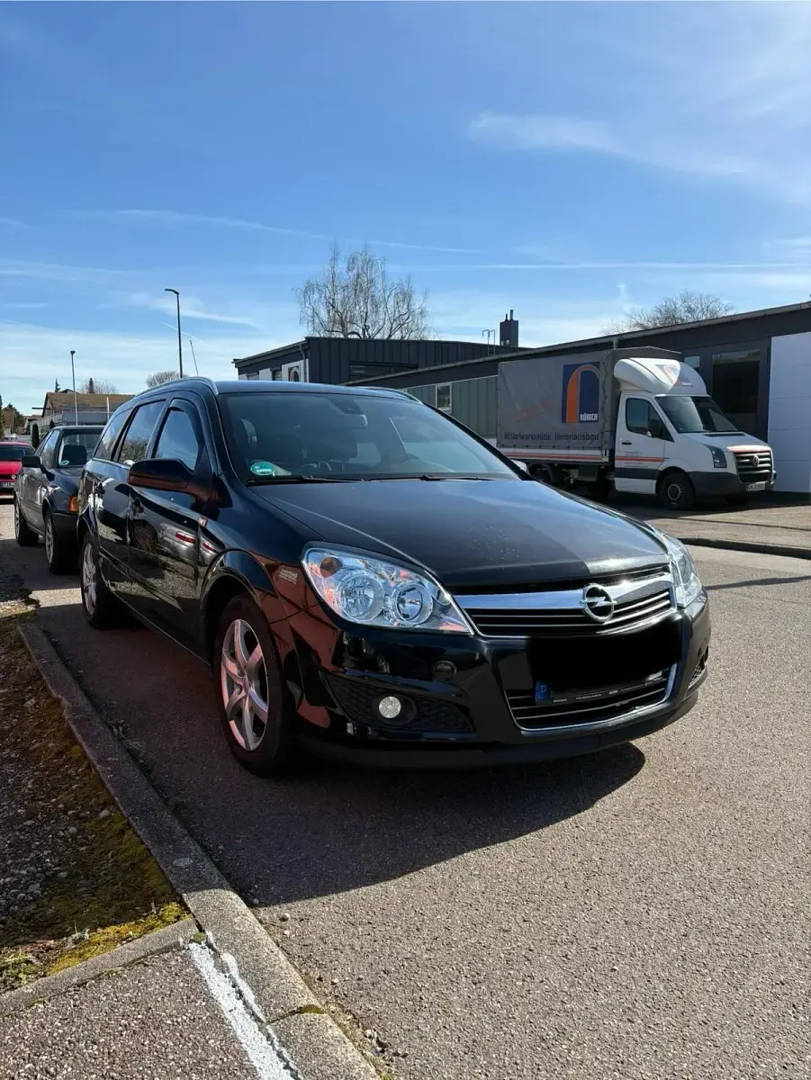 Używany Opel Astra 115 KM (84 kW) 2007 Czarny Kombi