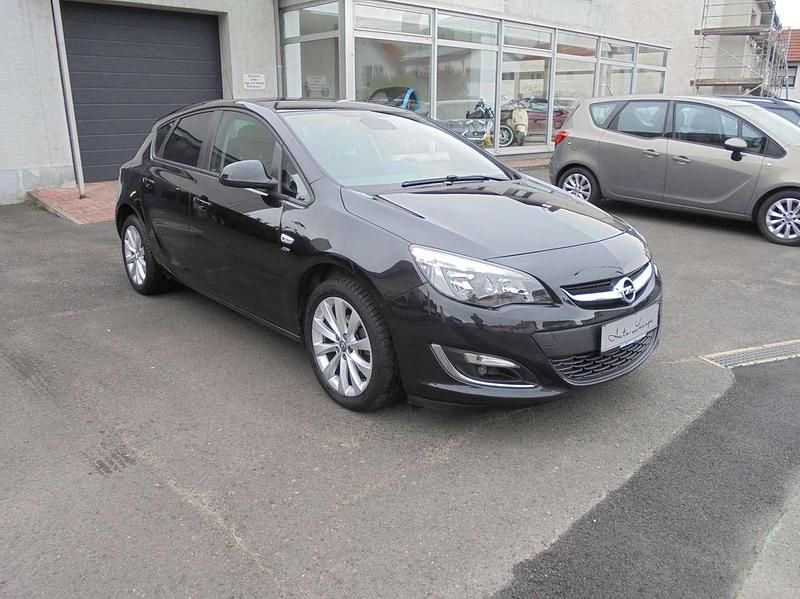 Graphitschwarz Gebraucht 2013 Opel Astra Active Kleinwagen | 8.490 € (Fairer Preis) - Bild 1/4