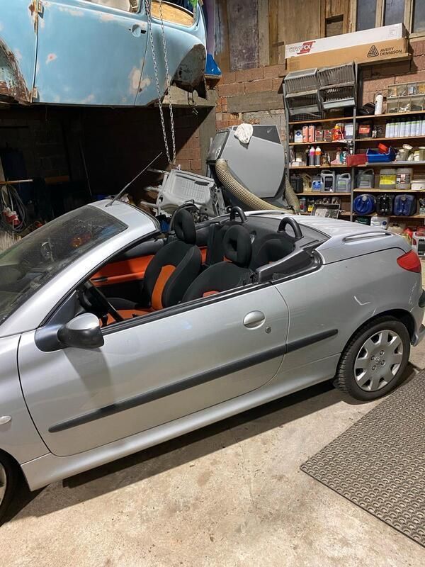 Silber Gebraucht 2002 Peugeot 206 Cabrio | 1.800 € - Bild 1/4