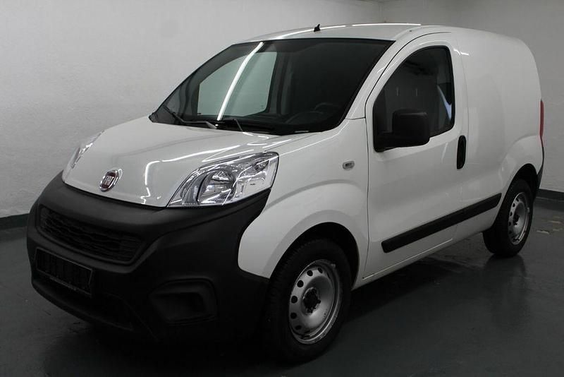 Weiß Gebraucht 2021 Fiat Fiorino Van / Kleinbus | 9.599 € (Fairer Preis) - Bild 1/4