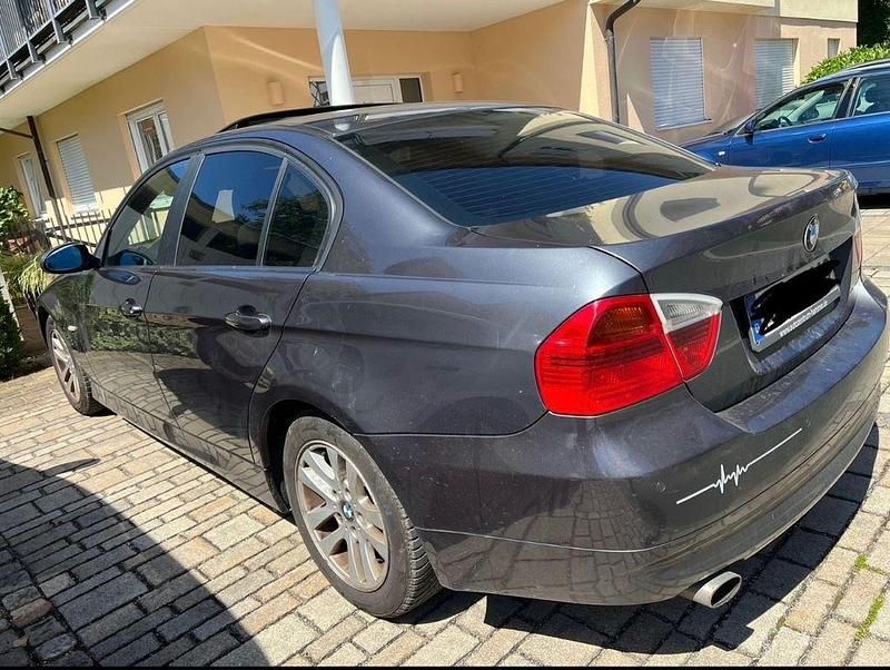 Gebraucht BMW 318 129 PS (94 kW) 2006 Grau Limousine