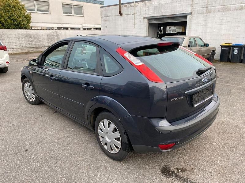 Gebraucht Ford Focus Fun X 101 PS (74 kW) 2008 Grau Limousine