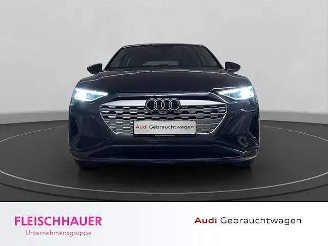 Gebraucht Audi Q8 Sportback e-tron Advanced Plus 250 kW (340 PS) 2024 Mythosschwarz metallic SUV