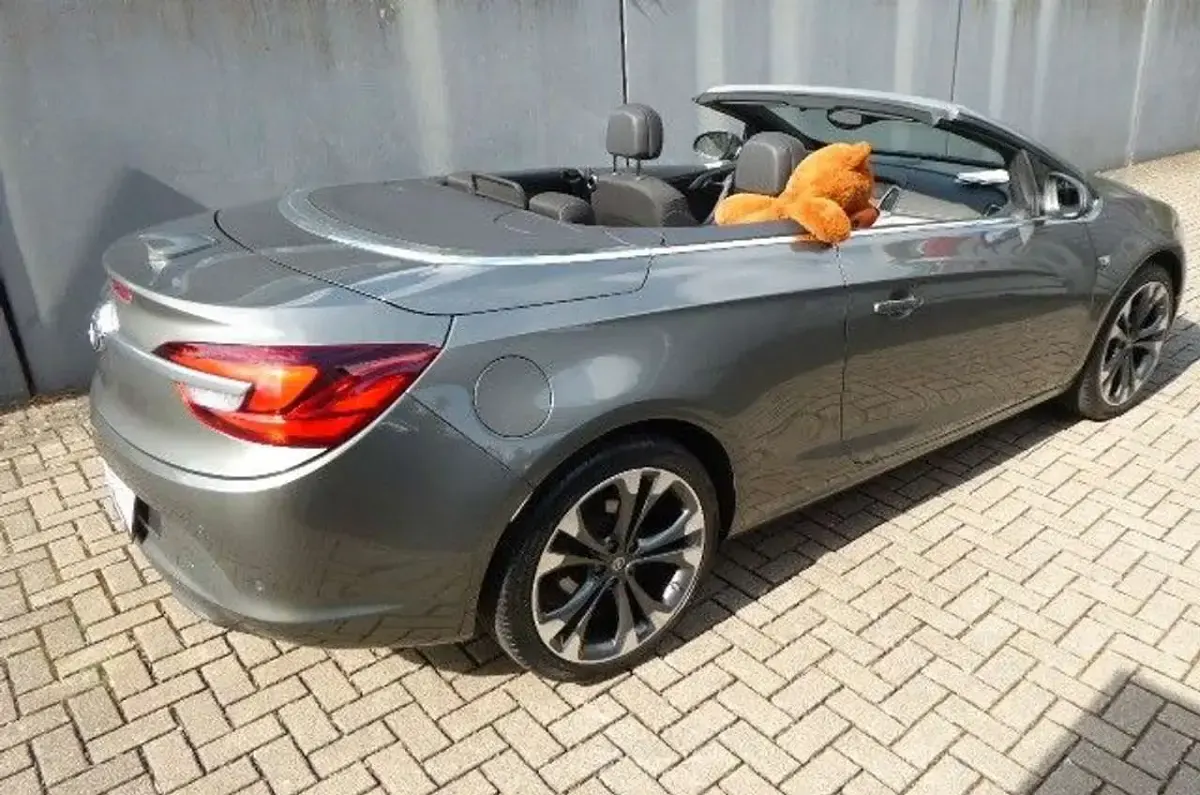 Gebraucht Opel Cascada Edition 140 PS (102 kW) 2017 You drive me crazy Cabrio