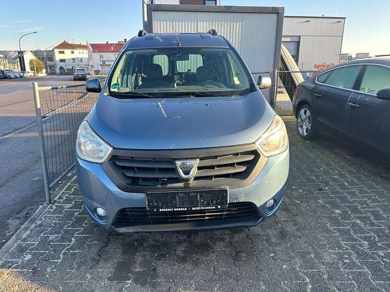 Blau Gebraucht 2013 Dacia Dokker Lauréate Van / Kleinbus | 2.999 € (Guter Preis) - Bild 1/4