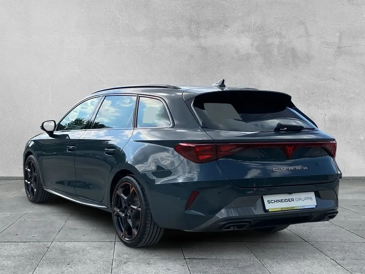 Gebraucht Cupra Leon 150 PS (110 kW) 2025 Blau Limousine