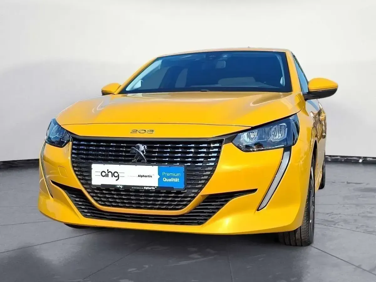 Gebraucht Peugeot 208 Active 101 PS (74 kW) 2022 Gelb Kleinwagen