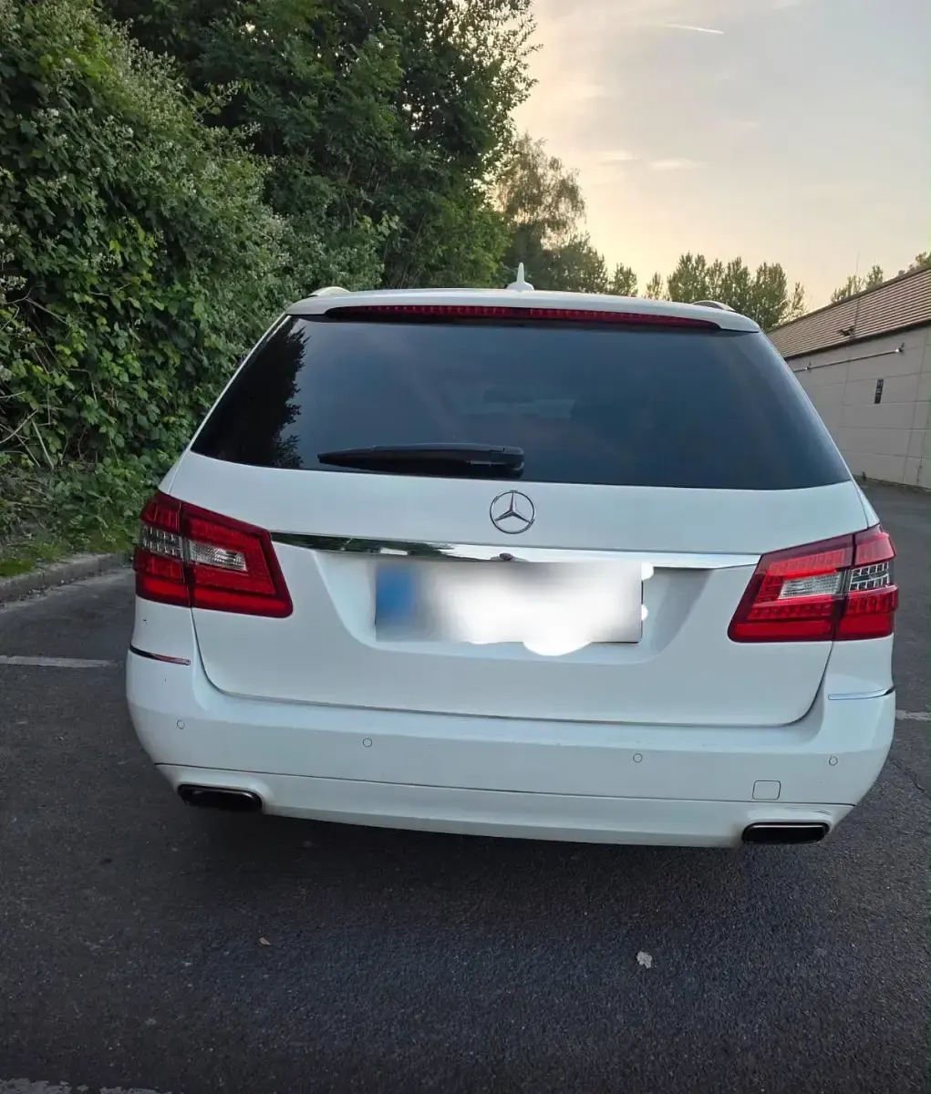 Gebraucht Mercedes E200 184 PS (135 kW) 2012 Weiß Kombi