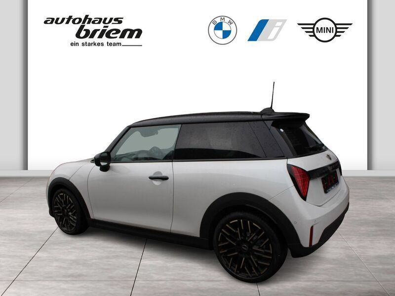 Gebraucht Mini Cooper S Favoured 204 PS (150 kW) 2024 Weiß Kleinwagen