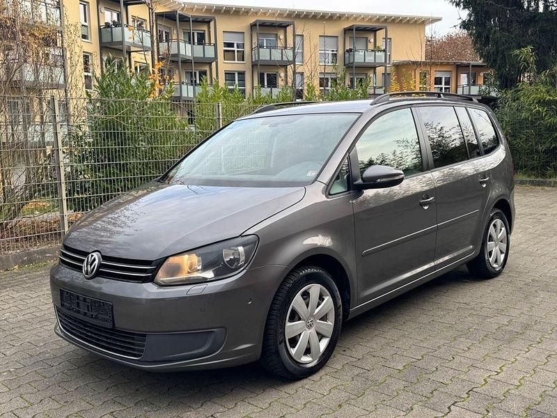 Grau Gebraucht 2013 VW Touran Comfortline Van / Kleinbus | 6.990 € (Superpreis) - Bild 1/4