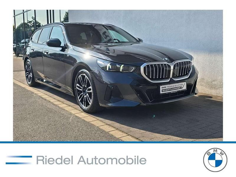 Sophistograu brillanteffekt Gebraucht 2025 BMW 540 M Sport Kombi | 65.680 € (Guter Preis) - Bild 1/3
